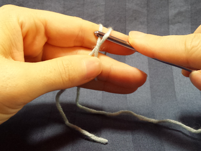 How to crochet a magic ring Step 1 by Unseign