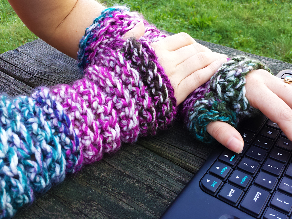 Wrist Warmers Crochet Pattern by Unseign